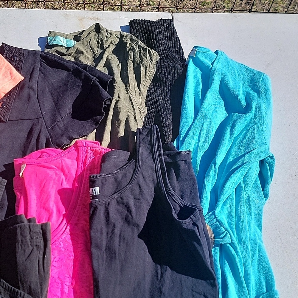 (1) Woman small clothes (bundle) - Picture 4 of 9